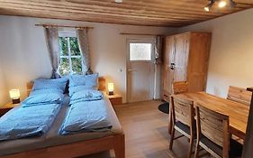 Alte Backstube - Ferienwohnung Huettenstube Und Ferienzimmer Auszeit